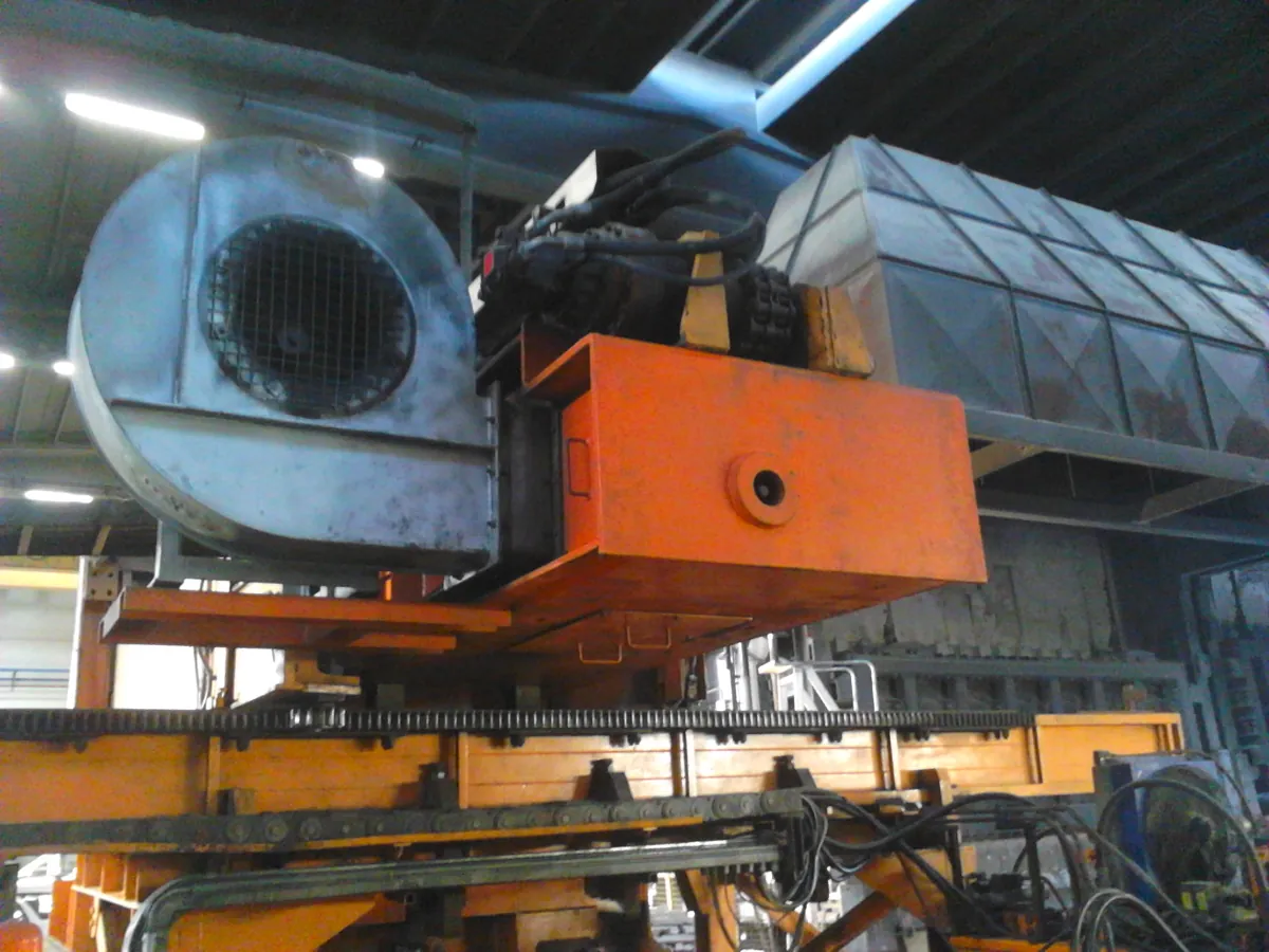 Aspiratore e ventola industriale dopo la pulizia con ghiaccio secco