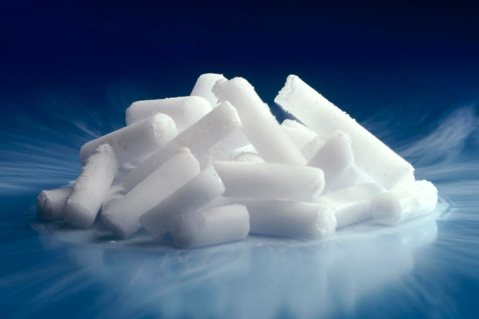 pulizia industriale con ghiaccio secco tramite sabbiatrice di ultima generazione